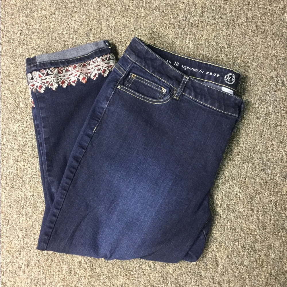 N62 Signature Fit Crop Denim Capri Pants